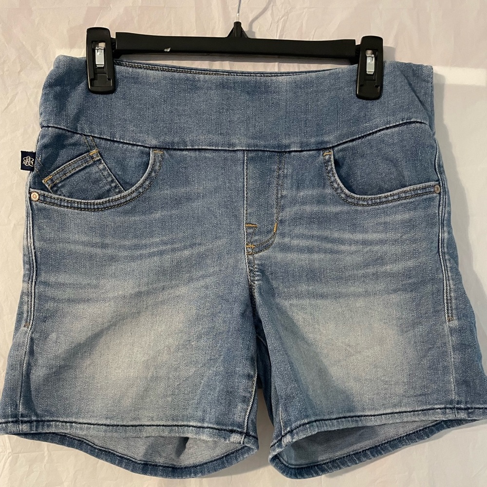 Womens Rock & Republic pull on shorts size 10
